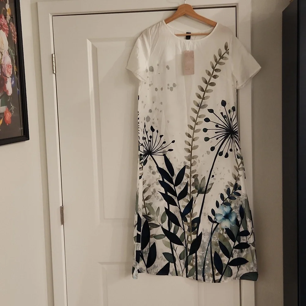 Women's Floral Dress - Picture 1 of 3
